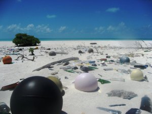 Museum für Kunst und Gewerbe/ NOAA Every year 6.4 million tons of trash reach the world's seas. Pictured here is trash-strewn Papahanaumokuakea Marine National Monument in Hawaii.